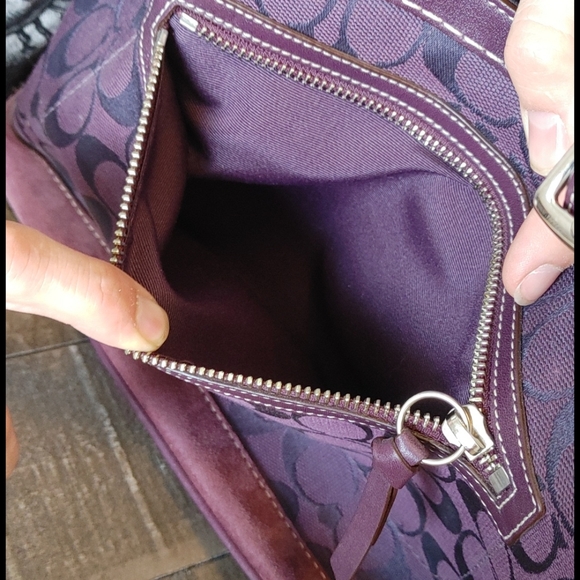 💜 Coach Shoulder Purse 💜 - Picture 4 of 4